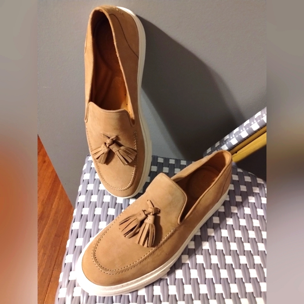 VINCE CAMUTO l  Mens Tassel Leather Loafer l Sz 10 l NWOB